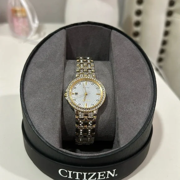 Watch - Picture 1 of 3